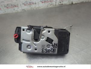 O203034 Gebruikte slotmechaniek portier 4deurs rechts-achter Opel Zafira