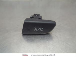 O203048 Gebruikte airco schakelaar Toyota Aygo
