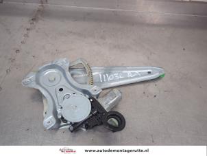 O203103 Gebruikte ruitmechaniek 4deurs rechts-achter Toyota Auris