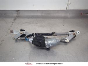 O203105 Gebruikte ruitenwismotor+mechaniek Toyota Auris
