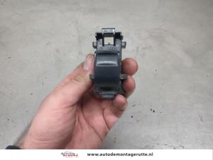 O203115 Gebruikte ruit schakelaar elektrisch Toyota Auris