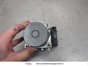 O203118 Gebruikte abs pomp Toyota Auris