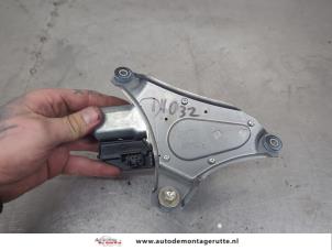 O203143 Gebruikte motor ruitenwisser achter Toyota Auris