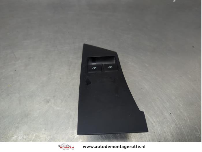 Gebruikte Elektrisch Raam Schakelaar Opel Astra O203211