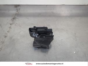 O203221 Gebruikte slotmechaniek portier 2deurs rechts Kia Picanto
