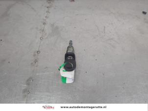 O203287 Gebruikte deurslot cilinder links Volkswagen Fox