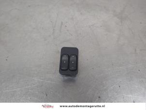 O203298 Gebruikte ruit schakelaar elektrisch Opel Meriva