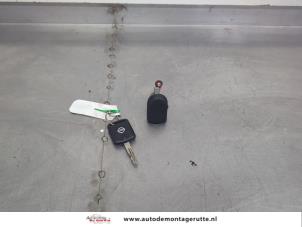 O203328 Gebruikte cilinderslot portier links Nissan Micra