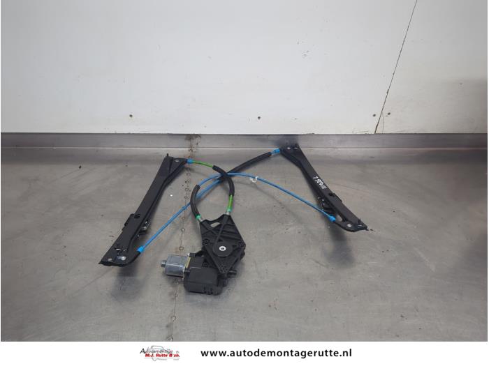 Gebruikte Ruitmechaniek 2Deurs links-voor Volkswagen Polo O203334
