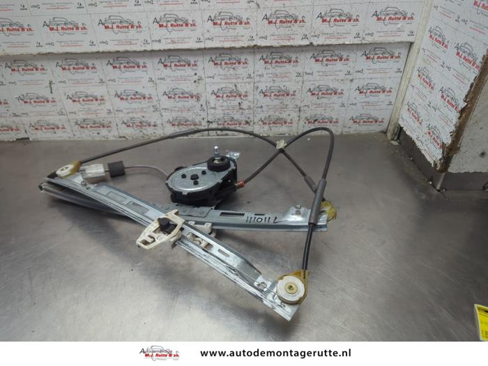 Gebruikte Ruitmechaniek 2Deurs links-voor Peugeot 206 O203340