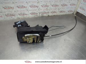 O203371 Gebruikte portierslot mechaniek 4deurs links-voor Mazda 6