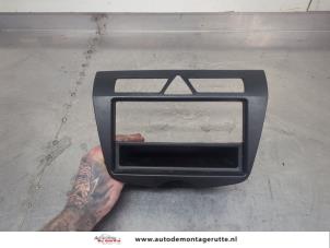 O203384 Gebruikte radio omlijsting Kia Picanto