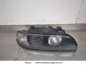 O203472 Gebruikte rechter koplamp BMW 5-Serie