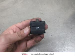 O203511 Gebruikte raam schakelaar elektrisch Volkswagen Golf