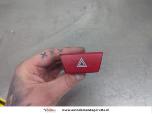 O203521 Gebruikte paniekverlichtings schakelaar Toyota Aygo