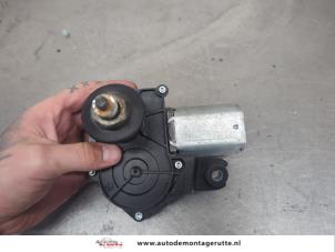 O203524 Gebruikte motor ruitenwisser achter Toyota Aygo