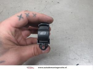 O203531 Gebruikte elektrisch raam schakelaar Volvo V50