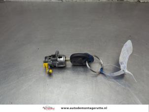O203584 Gebruikte cilinderslot portier links Kia Picanto