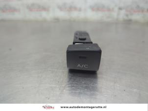 O203585 Gebruikte schakelaar airco Kia Picanto