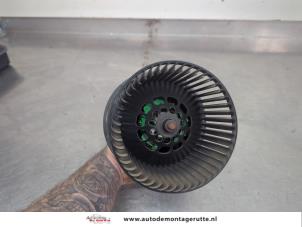 O203593 Gebruikte kachel ventilatiemotor Peugeot 107