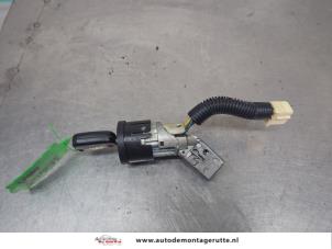 O203601 Gebruikte kontaktslot+sleutel Peugeot 107