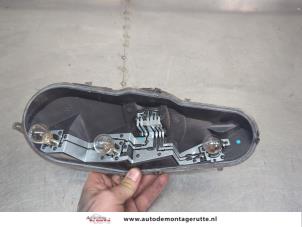 O203603 Gebruikte fitting achterlicht rechts Peugeot 107