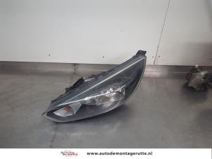 O203604 Gebruikte koplamp links Ford Focus