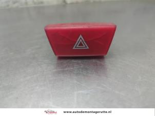 O203610 Gebruikte paniekverlichtings schakelaar Peugeot 107