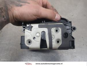 O203662 Gebruikte deurslot mechaniek 4deurs links-voor Ford Focus