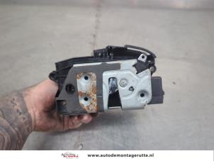 O203663 Gebruikte portierslot mechaniek 4deurs rechts-achter Ford Focus