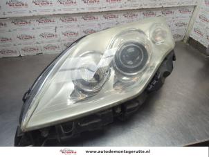 O203685 Gebruikte linker koplamp Renault Laguna