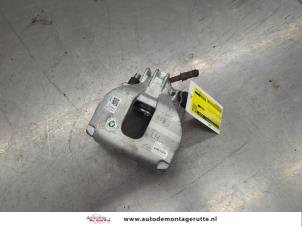 O203689 Gebruikte remklauw (tang) links-voor Volvo XC70