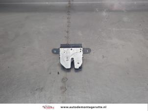 O203739 Gebruikte slotmechaniek achterklep Fiat 500