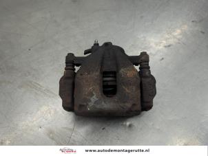 O203818 Gebruikte remklauw (tang) rechts-voor Toyota Auris