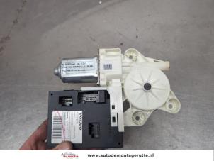 O203913 Gebruikte portierruitmotor Volvo V50