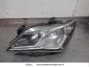 O203922 Gebruikte linker koplamp Seat Ibiza