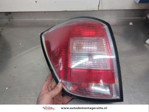 O203928 Gebruikte achterlicht links Opel Astra