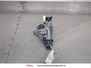 O203973 Gebruikte kontaktslot+sleutel Mitsubishi Colt