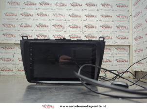 O203998 Gebruikte display multi media regelunit Mazda 6