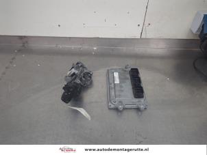 O204032 Gebruikte contactslot + computer Honda Insight