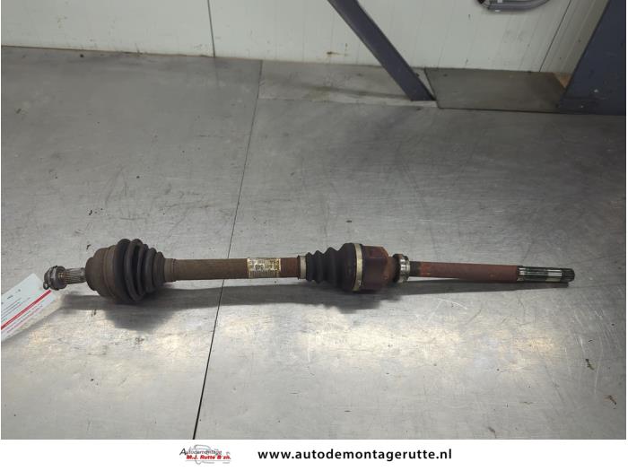Gebruikte Homokineetas rechts-voor Peugeot 3008 O204089