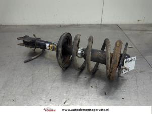 O204099 Gebruikte schokdemperpoot rechts-voor Mitsubishi Outlander