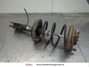 O204100 Gebruikte veerpoot links-voor Mitsubishi Outlander