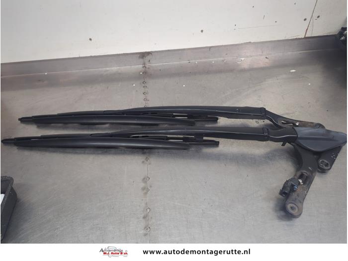 Gebruikte Ruitenwisserarm set BMW 7-Serie O204180