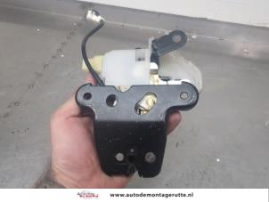 O204202 Gebruikte achterklep slotmechaniek Honda Insight
