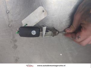 O204244 Gebruikte cilinderslot portier links Volkswagen Polo