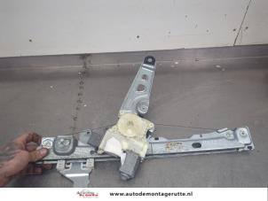 O204280 Gebruikte ruitmechaniek 4deurs links-voor Peugeot 3008