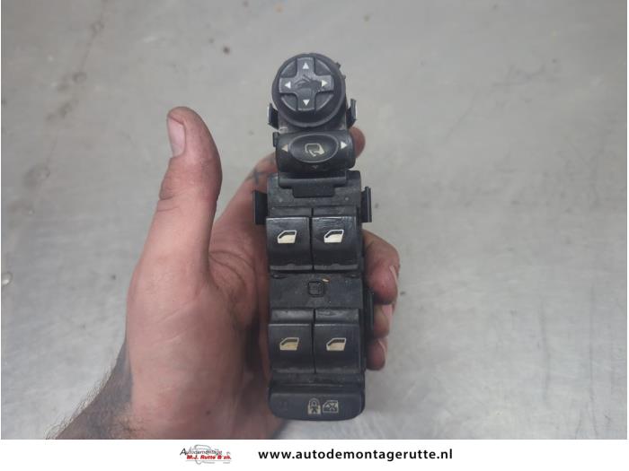 Gebruikte Combischakelaar ramen Peugeot 3008 O204281