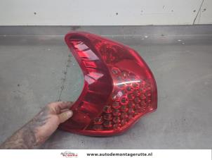 O204282 Gebruikte achterlicht links Peugeot 3008