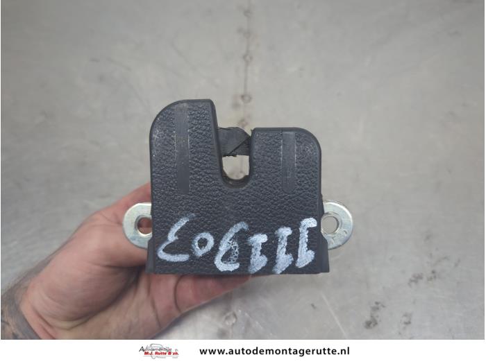 Gebruikte Slotmechaniek Achterklep Volkswagen Golf O204322